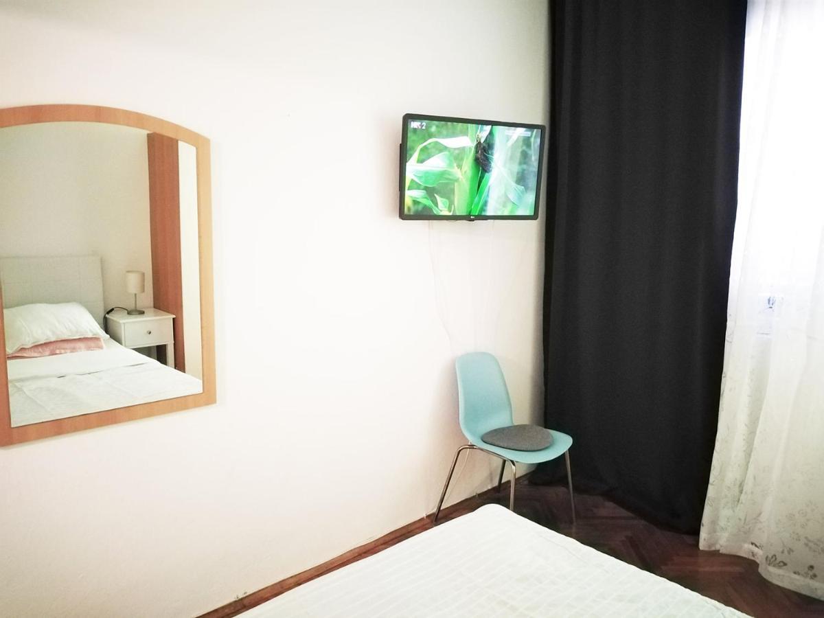 Studio Apartment Blue Window 비오그라드나모루 외부 사진